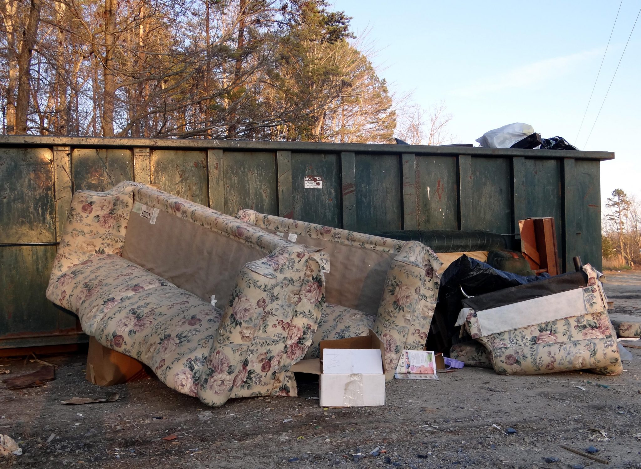 pick up old furniture | Jiffy Junk