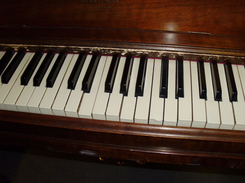 How To Get Rid Of A Piano Toronto / Upright Winter The easiest option