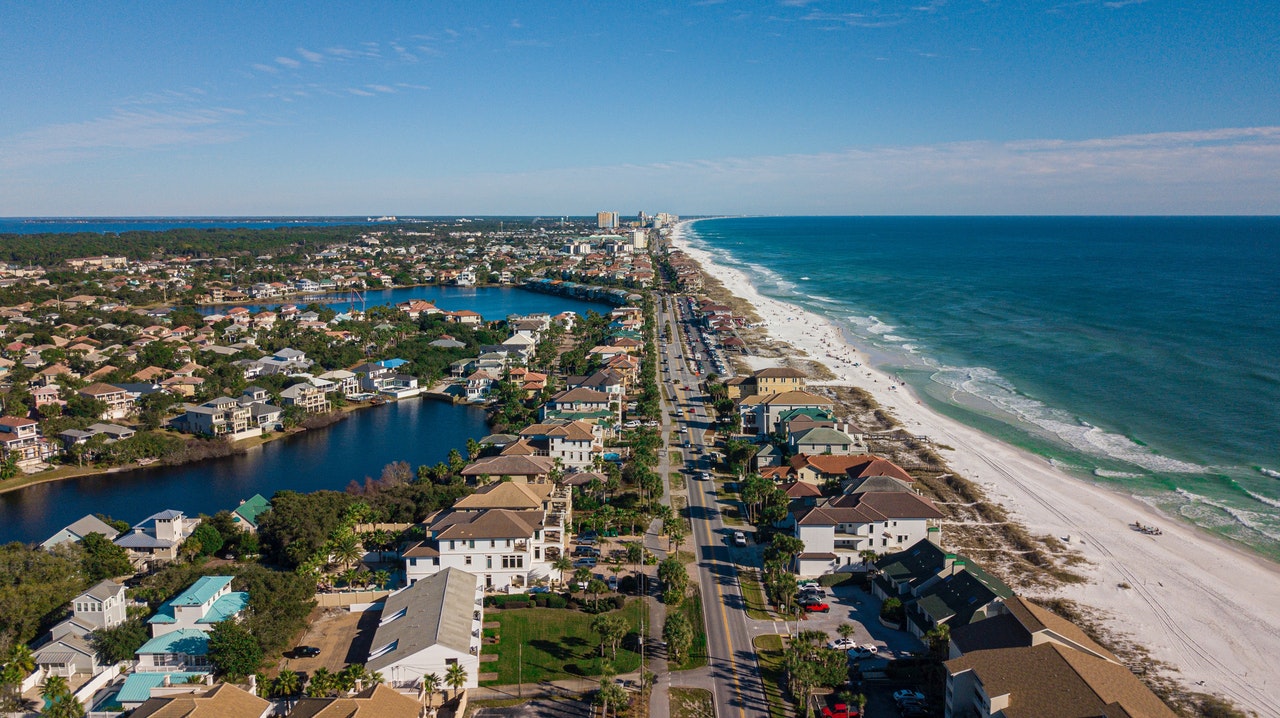 Contact our junk removal Florida team at 844 543 3966