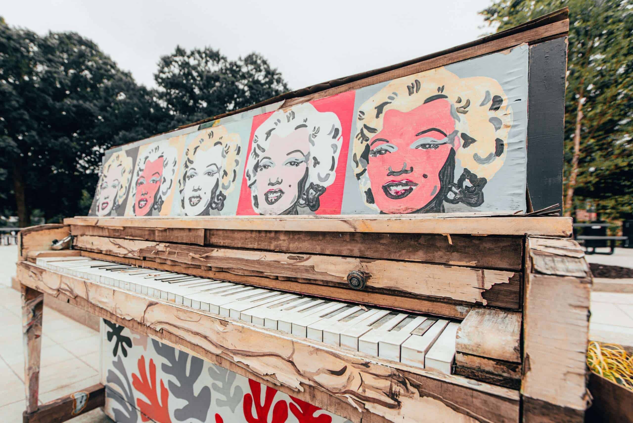 New York Celebrities Who Might Need A Junk Hauling Service