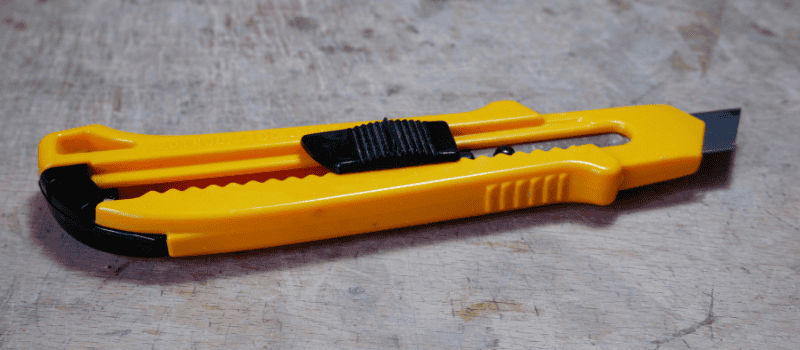 utility knife for carpet removal