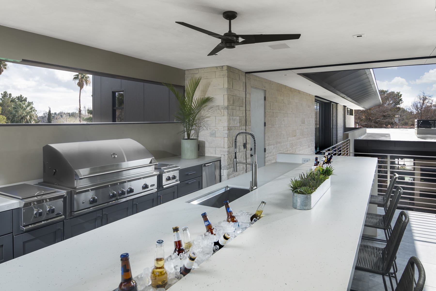 Outdoor kitchens become entertainment hubs | LUXUS Design Build