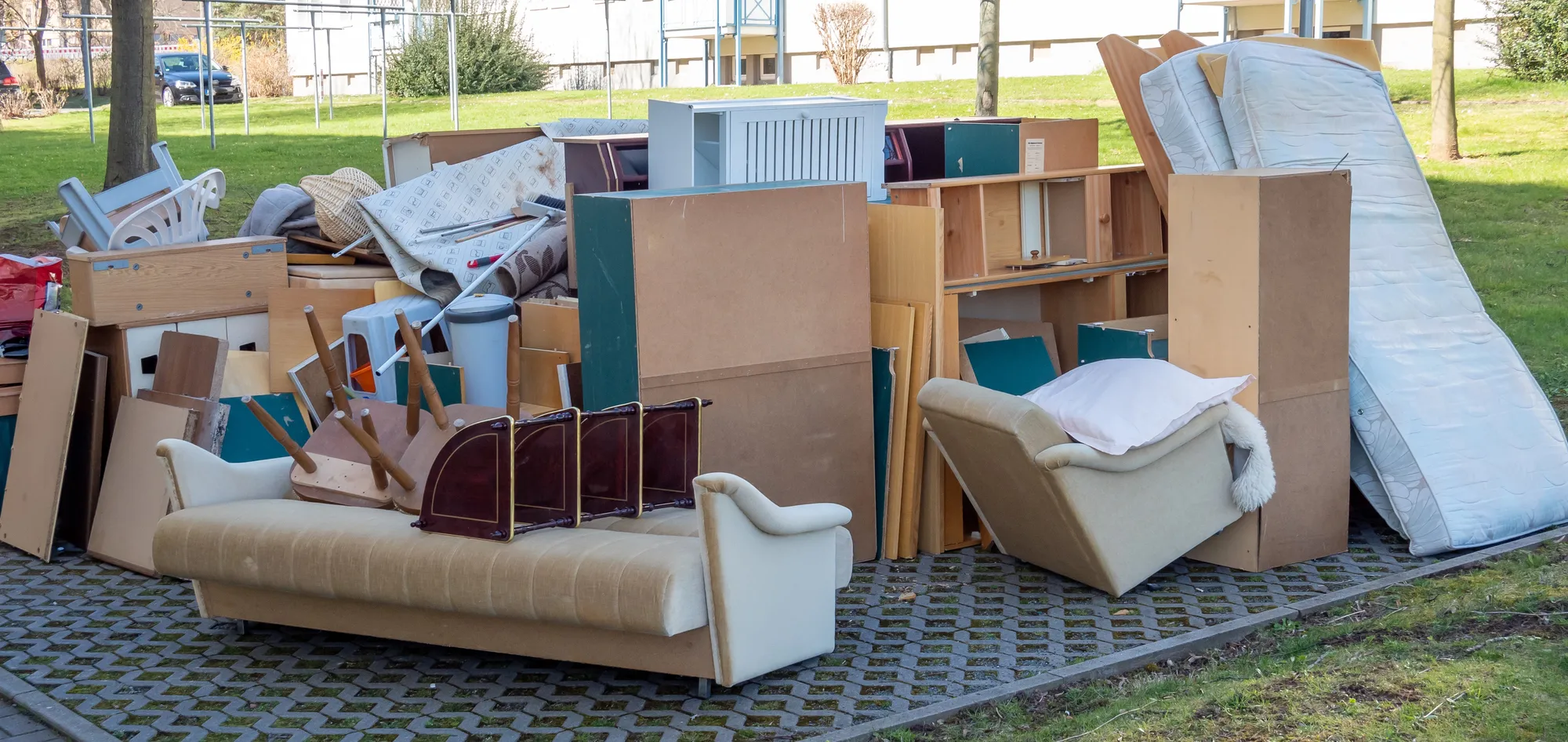 Who Picks Up Old Furniture For Free? Realistic Free-Removal Options, Charity Pickup Programs, And What To Do When None Of Them Work