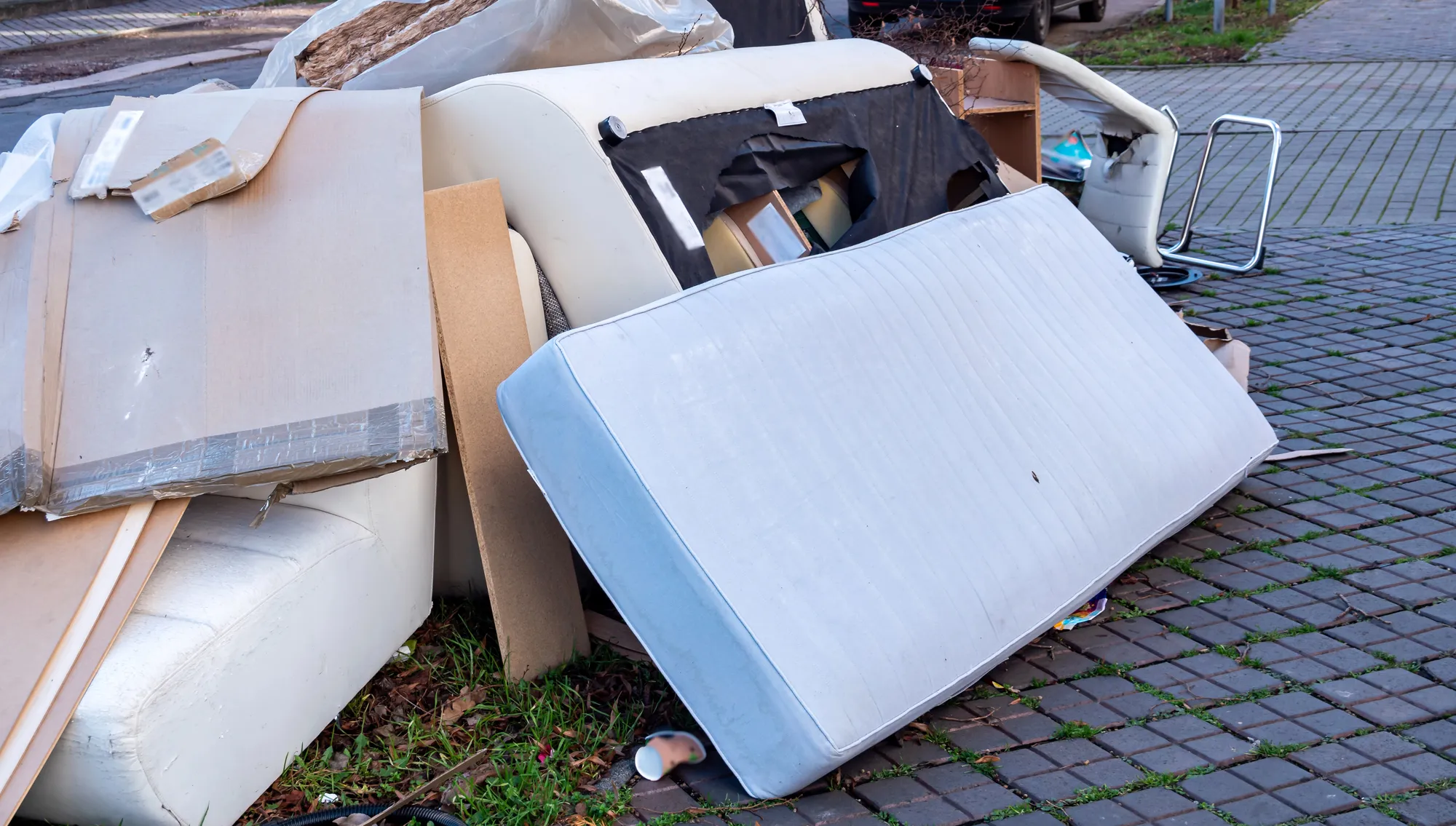 How To Dispose Of A Mattress In Richmond: Local Drop-Off & Recycling Rules, Where To Throw It Away, How To Get Rid Of An Old Mattress, And Affordable Same-Day Mattress Removal & Disposal Near You From Jiffy Junk