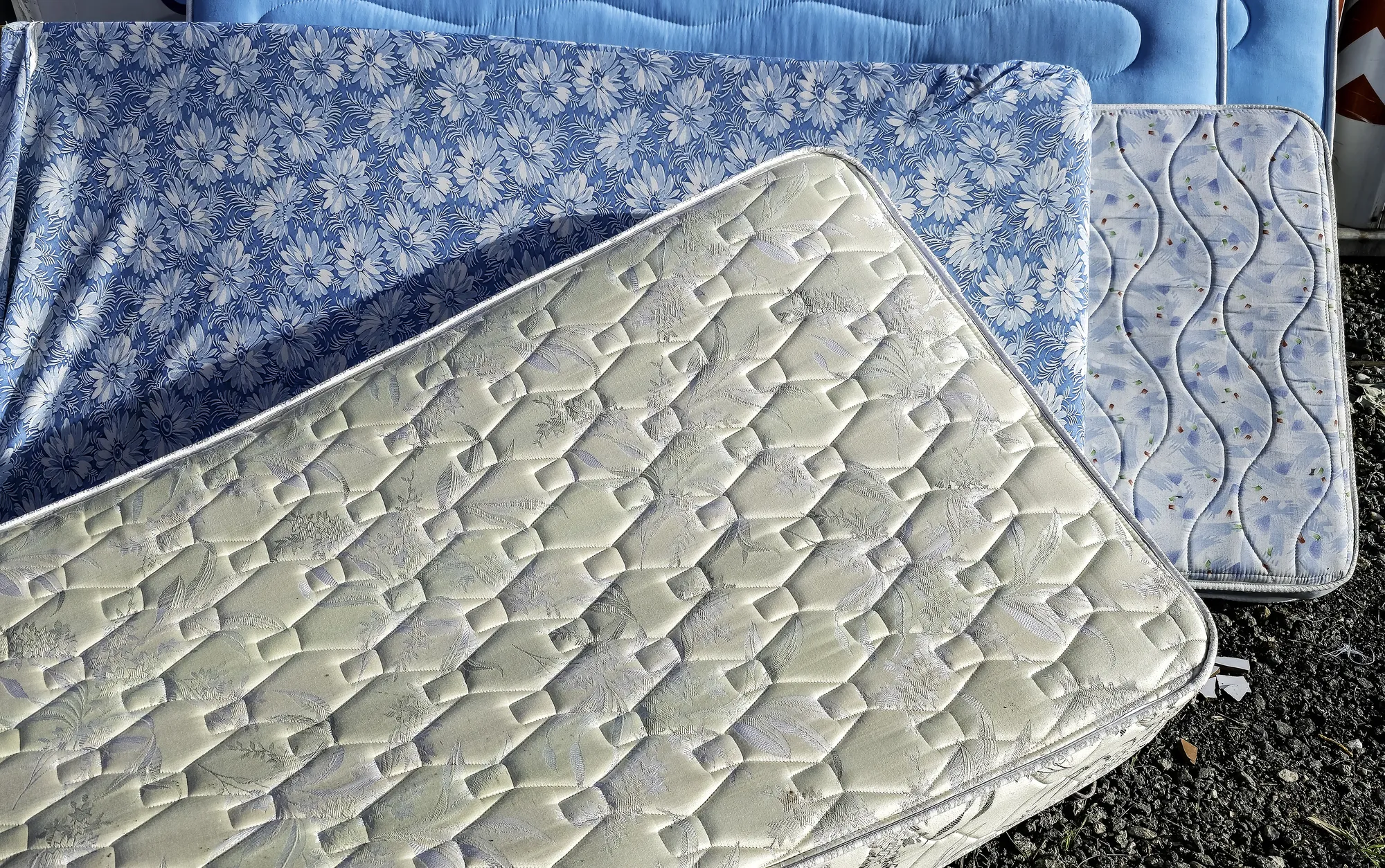 How To Dispose Of A Mattress In Wilmington: Local Drop-Off & Recycling Rules, Where To Throw It Away, How To Get Rid Of An Old Mattress, And Affordable Same-Day Mattress Removal & Disposal Near You From Jiffy Junk